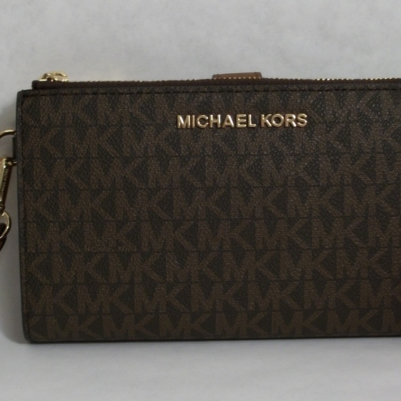 Michael Kors Signature Canvas Smartphone Wallet - Picture 3 of 8